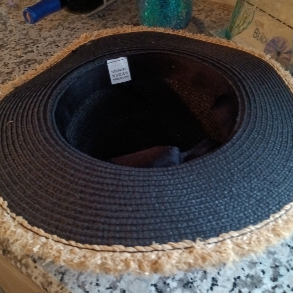 Hat - Picture 3 of 4